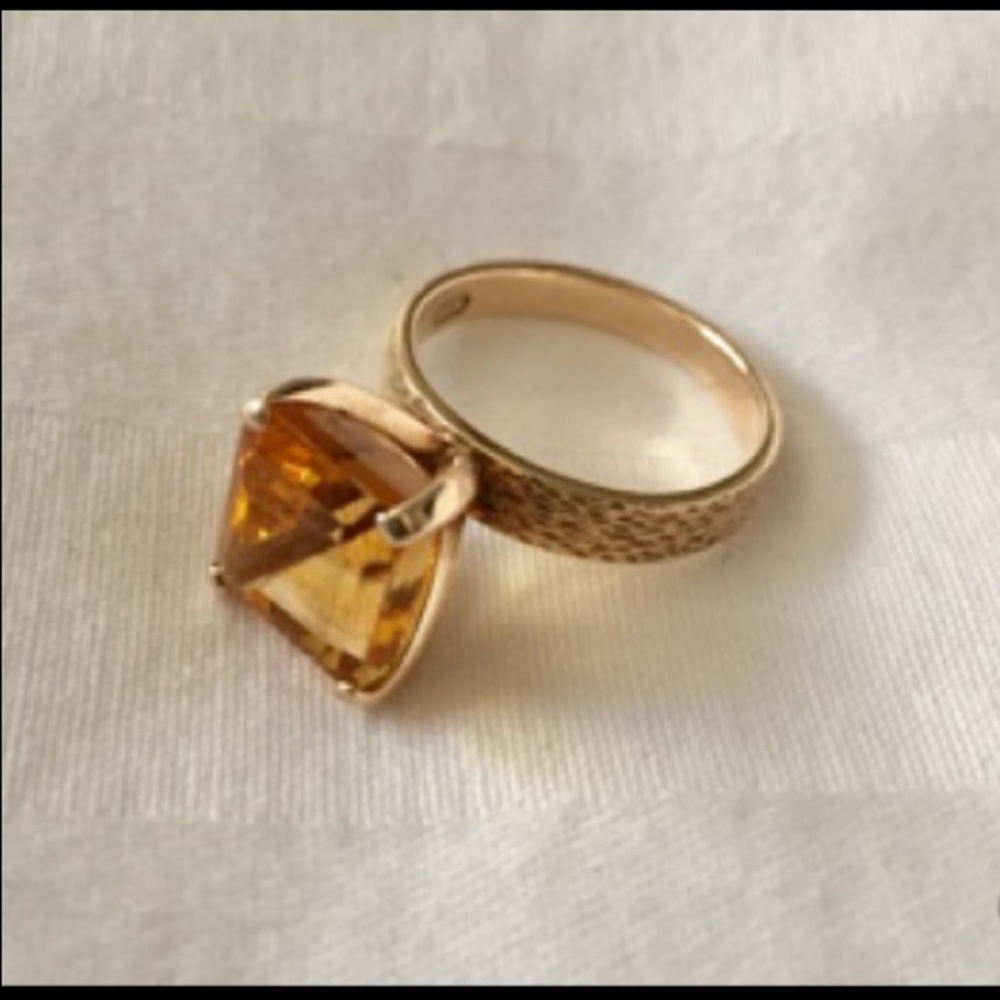 Stunning Citrine Ring 14kt